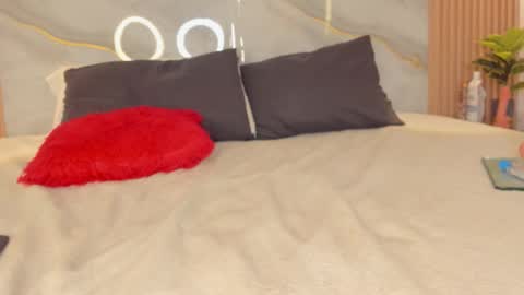 Isaa online show from November 11, 5:04 pm