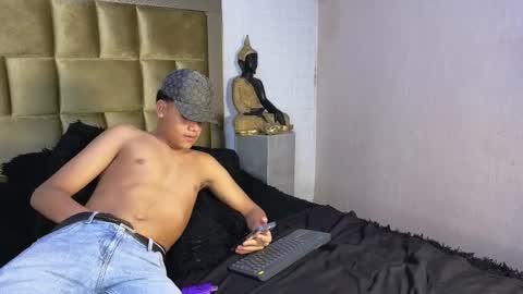 Isaac  online show from January 6, 2:04 am