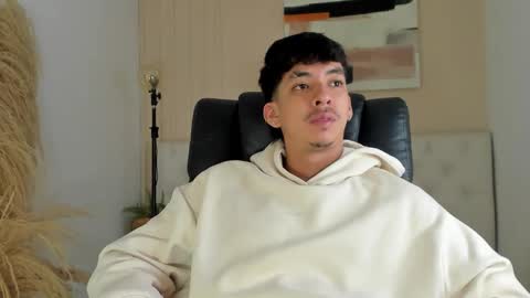 isaac_cryston online show from November 5, 8:00 pm