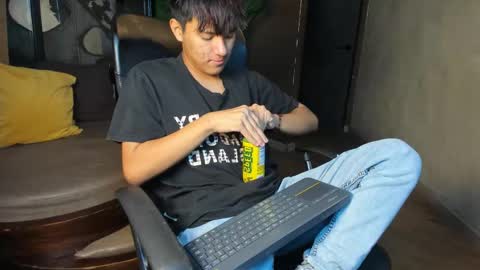 isaac_grimm online show from February 24, 3:09 am