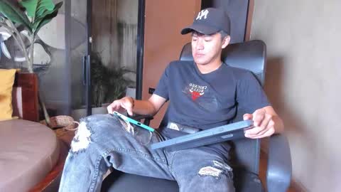 isaac_grimm online show from February 1, 3:14 am