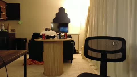 isaac online show from April 27, 6:11 am