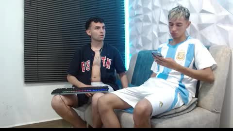 Snapshot of isaac_tan chatting on September 20, 4:15 am Isaac tan online show from September 20, 4:15 am