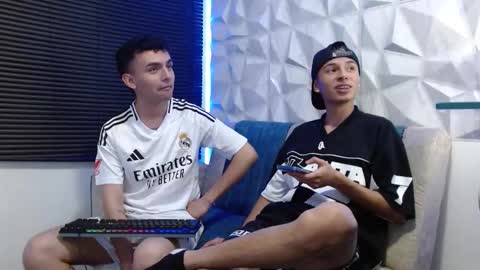 Snapshot of isaac_tan chatting on October 9, 4:07 am Isaac tan online show from October 9, 4:07 am