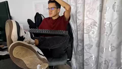 Isaac online show from October 31, 4:24 am