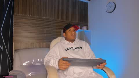 Snapshot of isaacblack_ chatting on September 22, 4:27 am IsaacBlack online show from September 22, 4:27 am