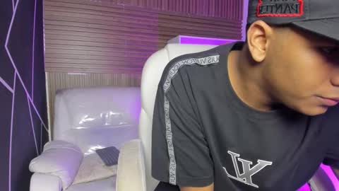 Snapshot of isaacblack_ chatting on September 14, 4:59 am IsaacBlack online show from September 14, 4:59 am