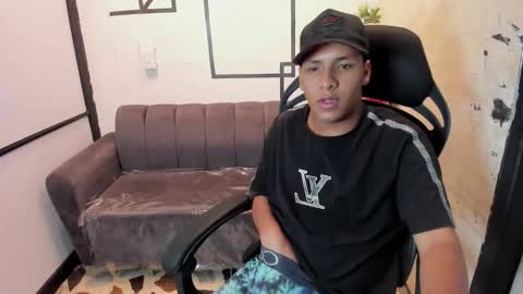 Snapshot of isaacblack_ chatting on September 27, 6:44 am IsaacBlack online show from September 27, 6:44 am