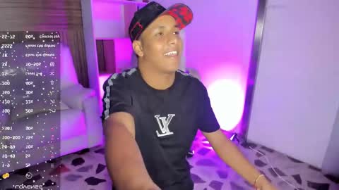 Snapshot of isaacblack_ chatting on September 16, 4:48 am IsaacBlack online show from September 16, 4:48 am