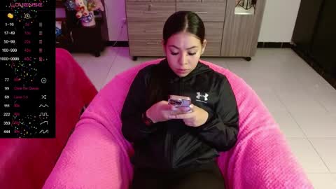 Snapshot of isabeella_24 chatting on December 21, 11:02 pm Isabella online show from December 21, 11:02 pm