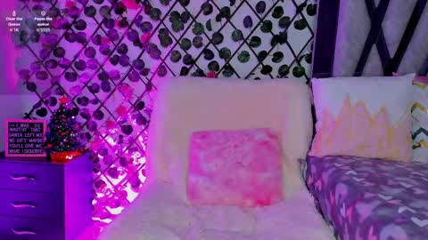 Isa online show from December 17, 10:27 pm