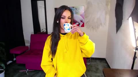 isabel online show from November 27, 11:45 pm