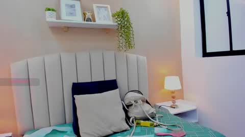 isabel_palmer online show from June 24, 7:32 pm