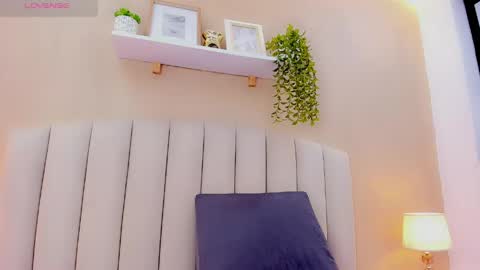 isabel_palmer online show from May 15, 11:12 pm