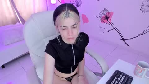 isabela_fiorelli online show from September 12, 1:46 pm