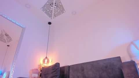 Isabela online show from March 7, 12:12 pm