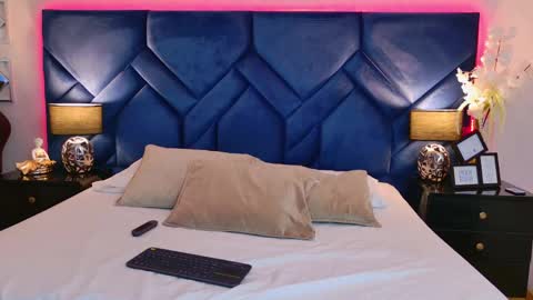 IsabelaCampbell online show from May 21, 7:31 pm