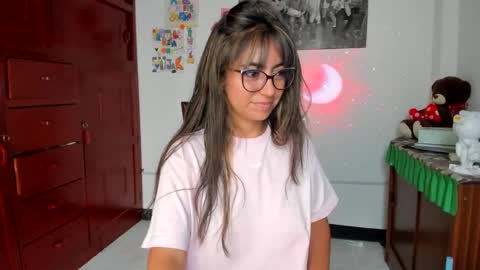 Isabella22 1 online show from February 5, 4:36 pm