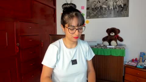 Isabella22 1 online show from December 4, 1:58 pm