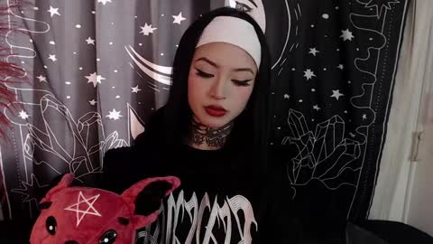    online show from February 4, 8:49 pm