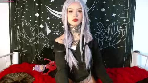    online show from October 11, 10:57 pm