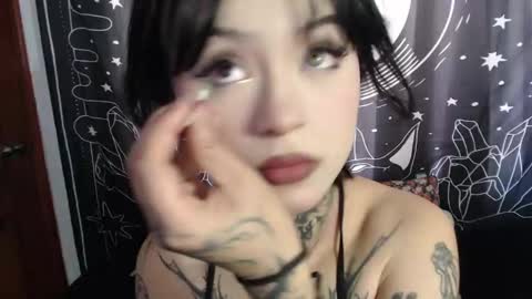    online show from January 22, 9:10 pm