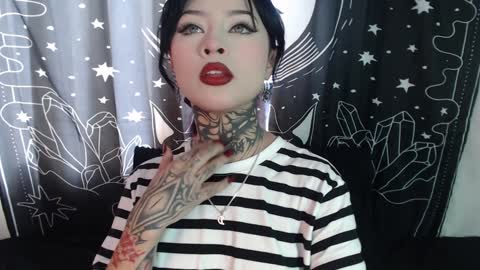    online show from January 31, 8:22 pm