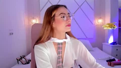 Isa  online show from March 12, 4:44 pm