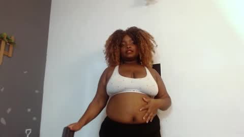 Snapshot of isabella_brown19 chatting on October 15, 10:38 am ISABELLA online show from October 15, 10:38 am