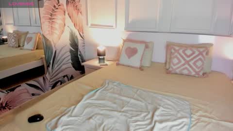 Snapshot of isabella_glam chatting on September 24, 7:42 pm Isabella online show from September 24, 7:42 pm