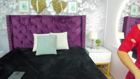 Isabella  online show from May 26, 12:22 pm