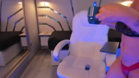 Isa  online show from January 13, 10:28 pm