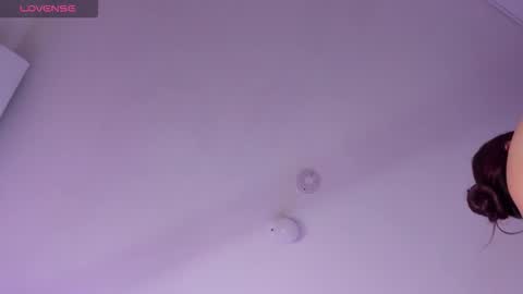 Snapshot of isabella_whiite chatting on October 17, 6:34 pm Isabella White online show from October 17, 6:34 pm