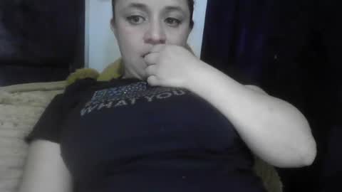 isabellaa_hills_ online show from July 1, 1:36 am