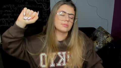 isabellabler online show from November 29, 7:05 am