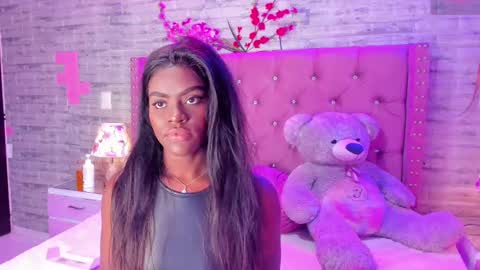 Snapshot of isabellabroms21 chatting on February 20, 8:47 pm v online show from February 20, 8:47 pm