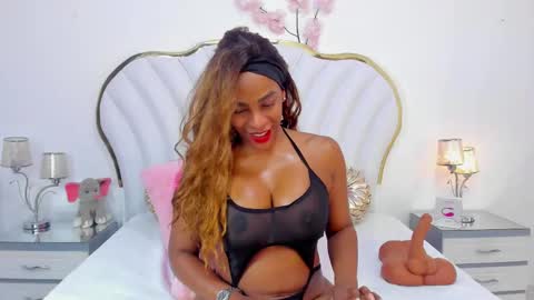 Snapshot of isabellakanned chatting on February 22, 2:30 pm Isabella  online show from February 22, 2:30 pm
