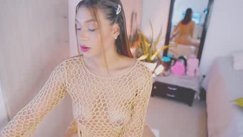 Snapshot of isabellamontier1 chatting on October 8, 4:29 am isabella online show from October 8, 4:29 am