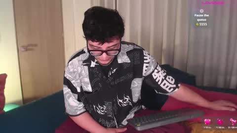 Isabella Mout  online show from March 29, 4:52 pm