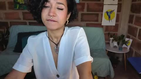 Isabela Paz online show from May 7, 2:13 pm