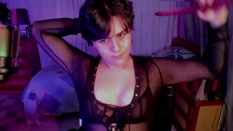 Isabella online show from June 7, 5:45 am