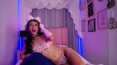 Isabelle Daza online show from March 7, 12:49 pm