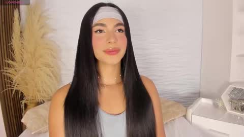 Isa online show from December 17, 10:05 pm