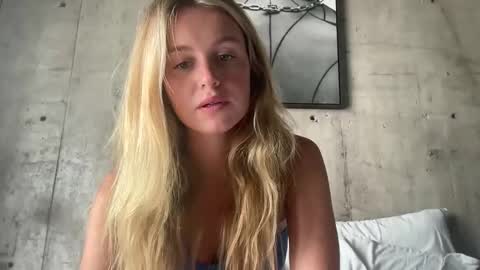 isabellesings online show from February 26, 2:04 am