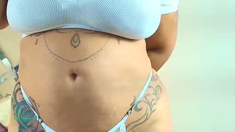 Snapshot of isabellmendez_ chatting on October 8, 10:48 pm IsabellMendez online show from October 8, 10:48 pm