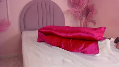 Isabellsmmith online show from September 25, 9:55 pm