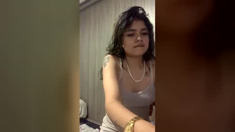 Isa online show from April 28, 11:42 pm