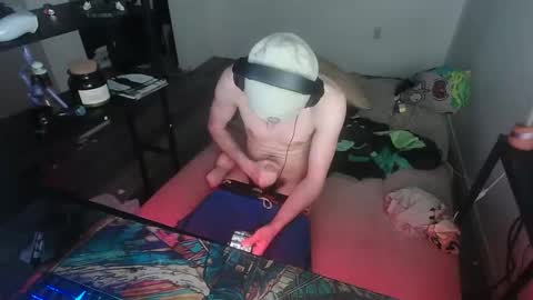 isaiahf24 online show from May 13, 10:08 pm