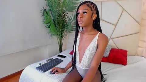 Snapshot of isisbrown_ chatting on September 16, 11:19 pm ISIS online show from September 16, 11:19 pm