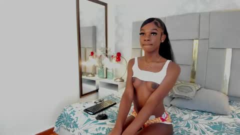 Snapshot of isisbrown_ chatting on September 9, 1:49 am ISIS online show from September 9, 1:49 am